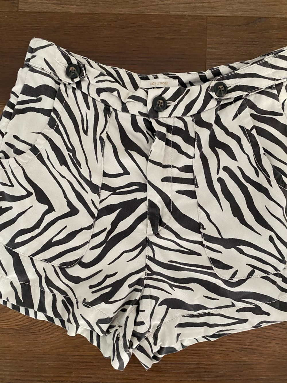 Cynthia Rowley Ivory & Brown 100% Lyocell Zebra Print Shorts Women’s Size 4 - Picture 14 of 14